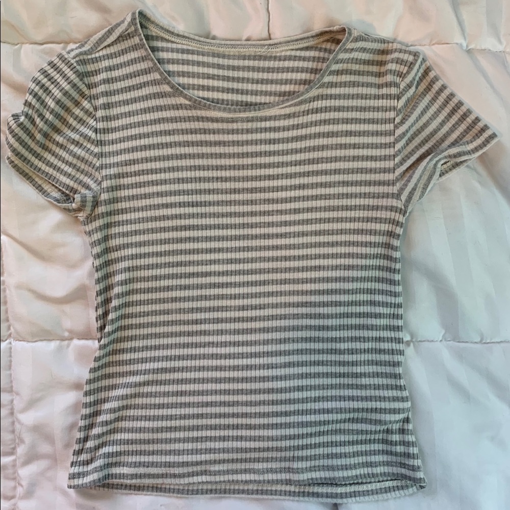 Cropped Grey and White T-Shirt